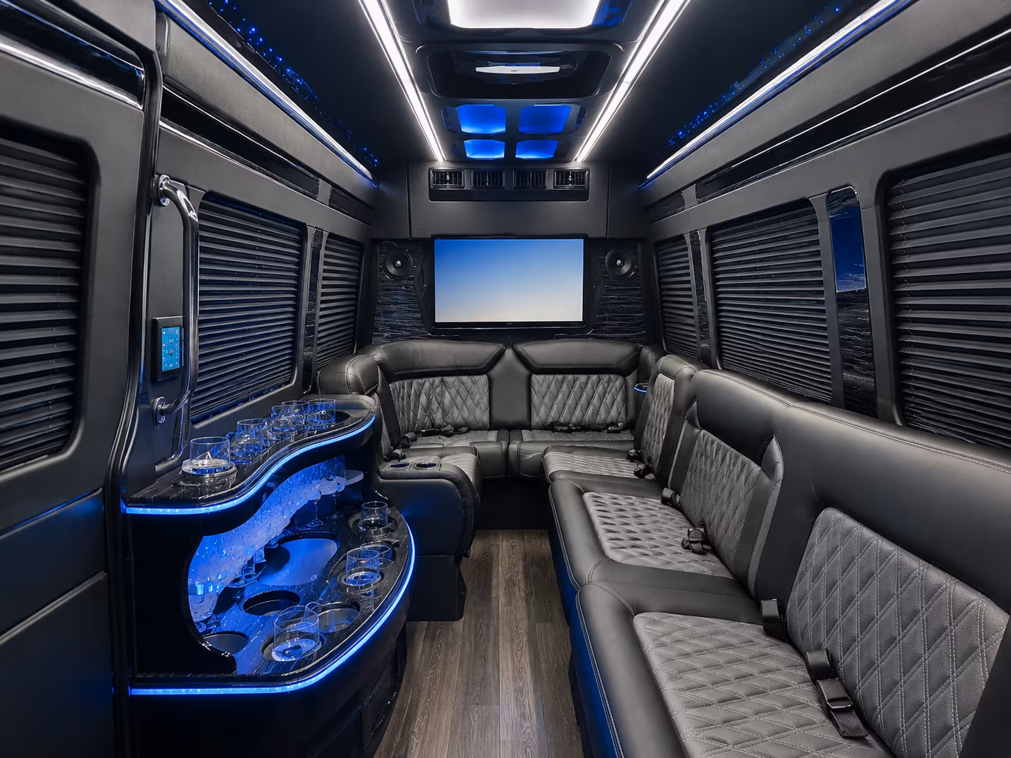 find the perfect transportation for your next airport transfer 3