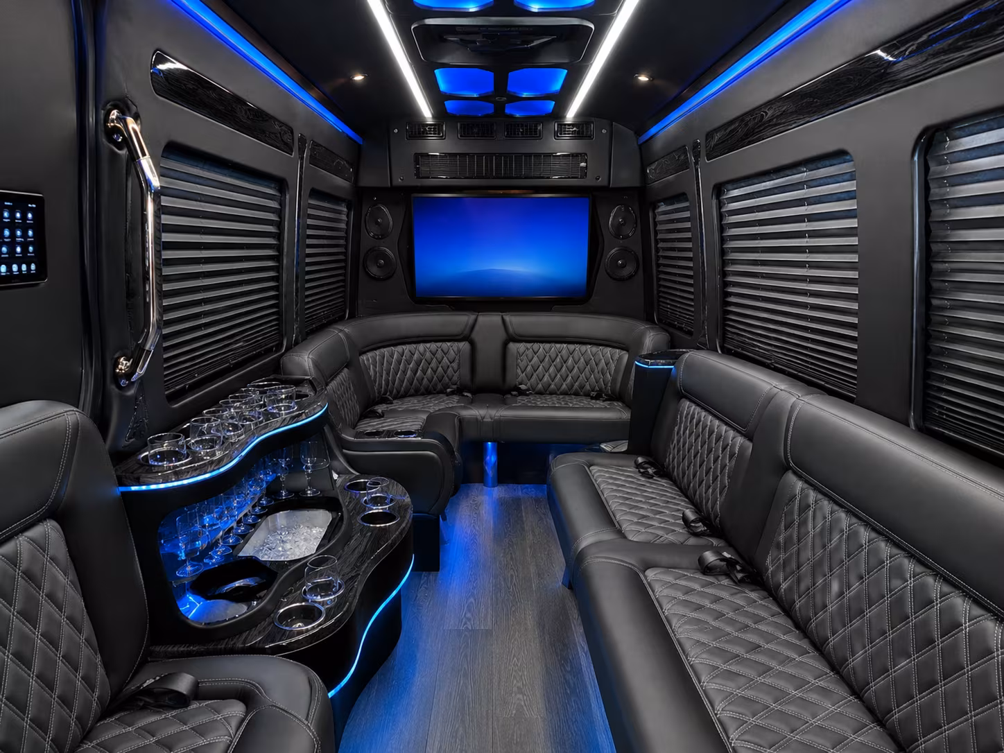 find the perfect transportation for your next airport transfer 4
